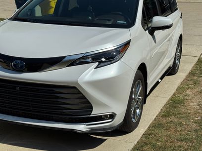 Used 2024 Toyota Sienna Platinum