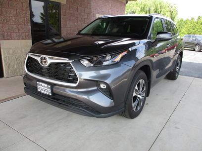 Used 2025 Toyota Highlander XLE