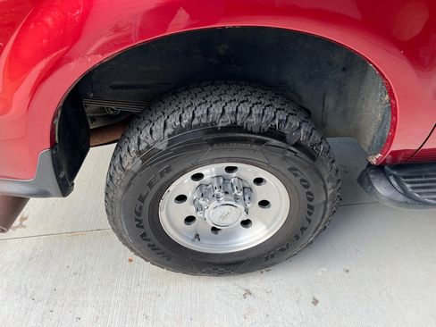 Used 2000 Ford Excursion XLT image 11