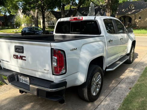 Used 2016 GMC Canyon SLT w/ Driver Alert Package AWD/4WD image 4