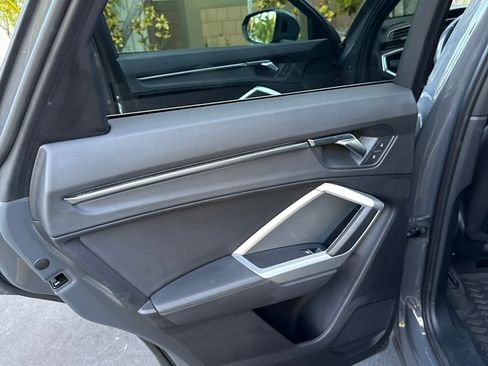 Used 2020 Audi Q3 2.0T Premium w/ Convenience Package AWD/4WD image 17