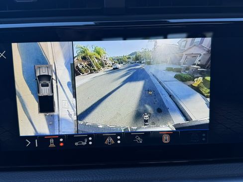 Used 2024 GMC Sierra 2500 Denali w/ Denali Reserve Package image 17