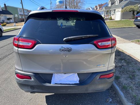 Used 2015 Jeep Cherokee Latitude image 5