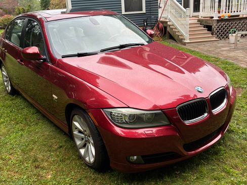 Used 2011 BMW 328i xDrive Sedan AWD/4WD image 4