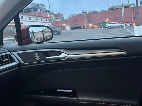 Used 2013 Ford Fusion SE image 16