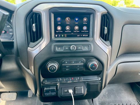 Used 2021 Chevrolet Silverado 1500 Custom Trail Boss AWD/4WD image 22