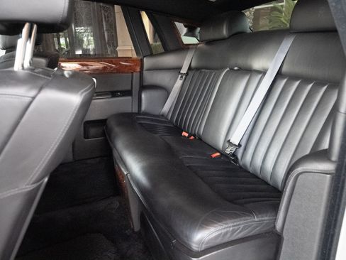 Used 2006 Rolls-Royce Phantom Sedan RWD image 16