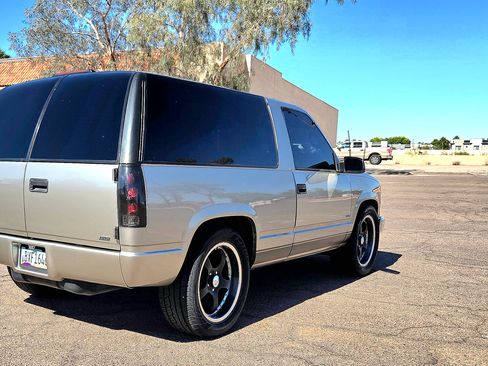 Used 1999 Chevrolet Tahoe 2WD 2-Door w/ Preferred Equipment Group image 8