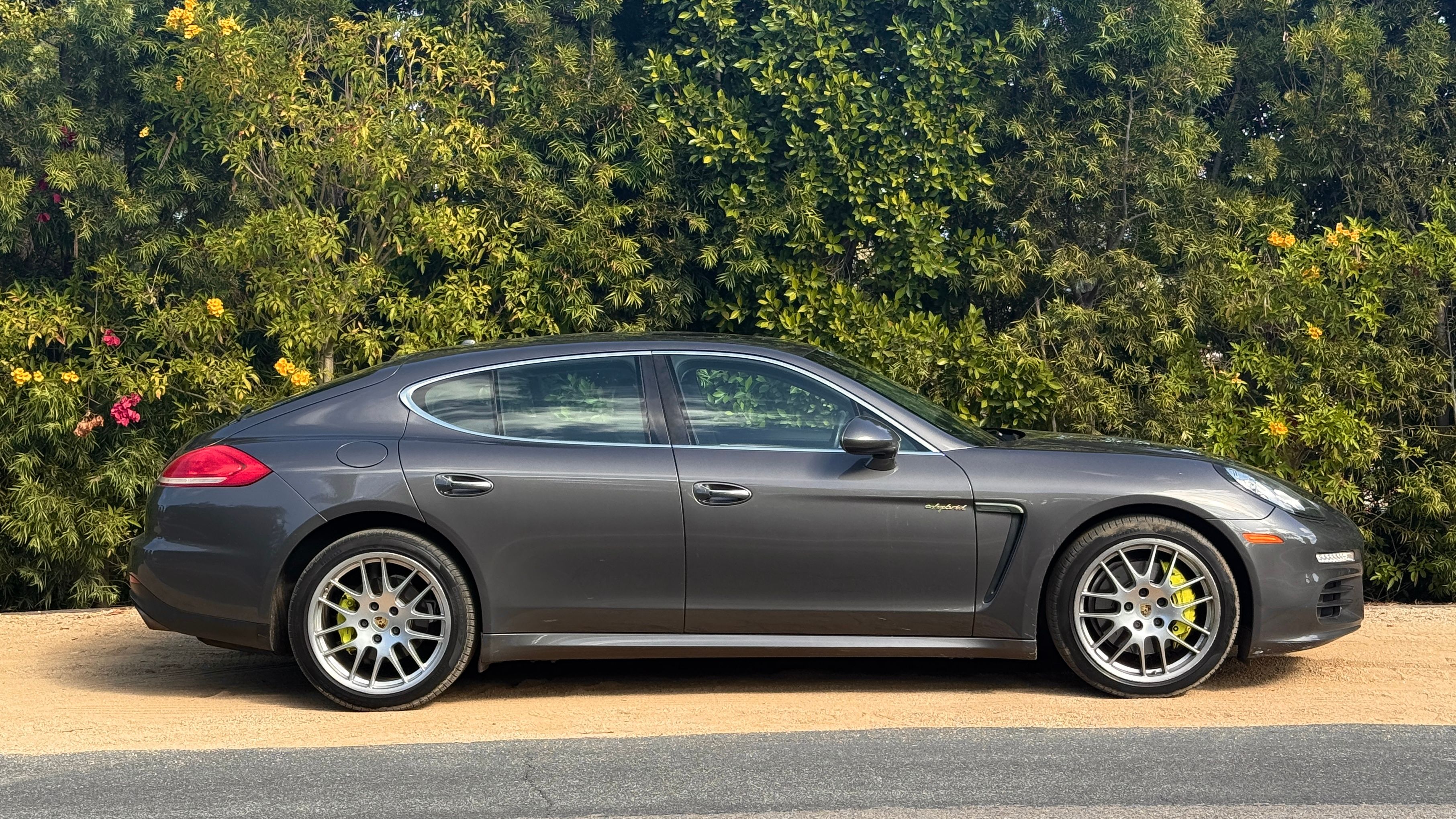 Used 2016 Porsche Panamera S RWD image 12