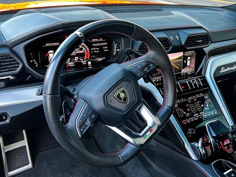 Used 2021 Lamborghini Urus image 21