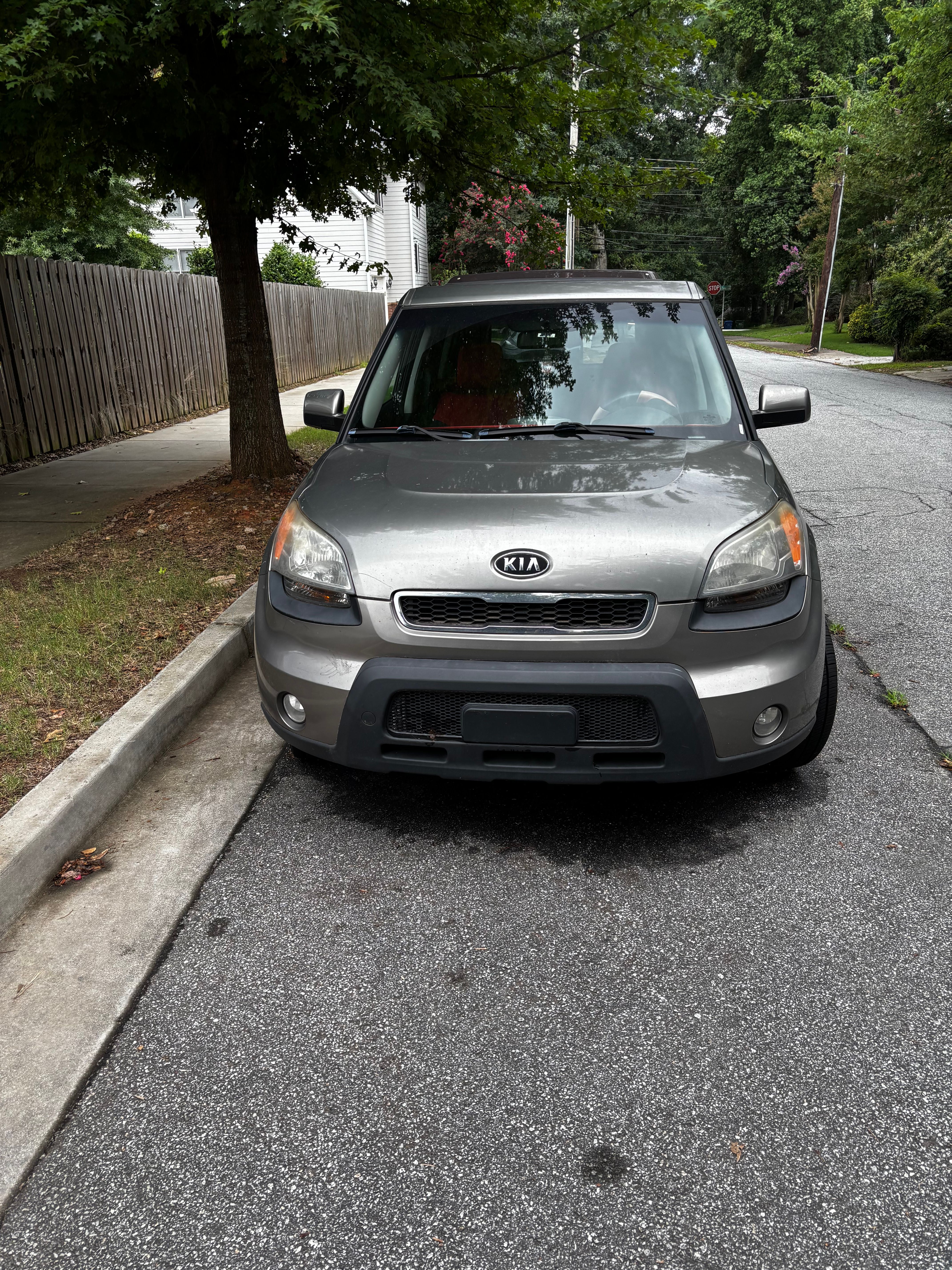 Used 2010 Kia Soul Sport FWD image 2