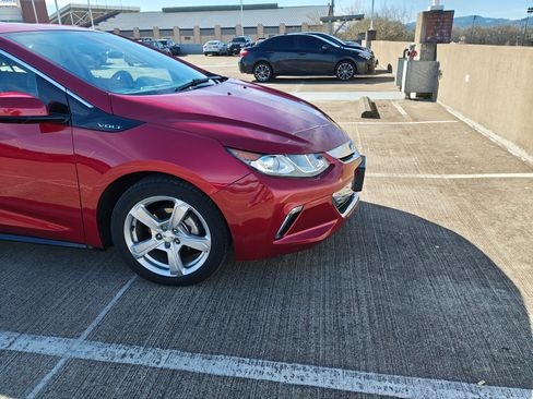 Used 2018 Chevrolet Volt LT w/ LT Driver Confidence Package image 8