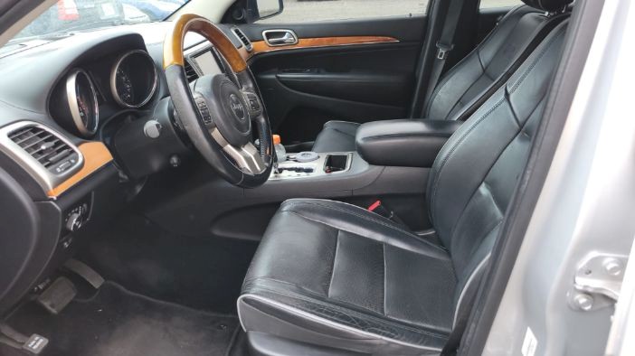 Used 2011 Jeep Grand Cherokee Overland RWD image 9
