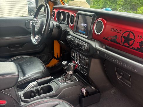 Used 2021 Jeep Wrangler Unlimited Rubicon AWD/4WD image 5