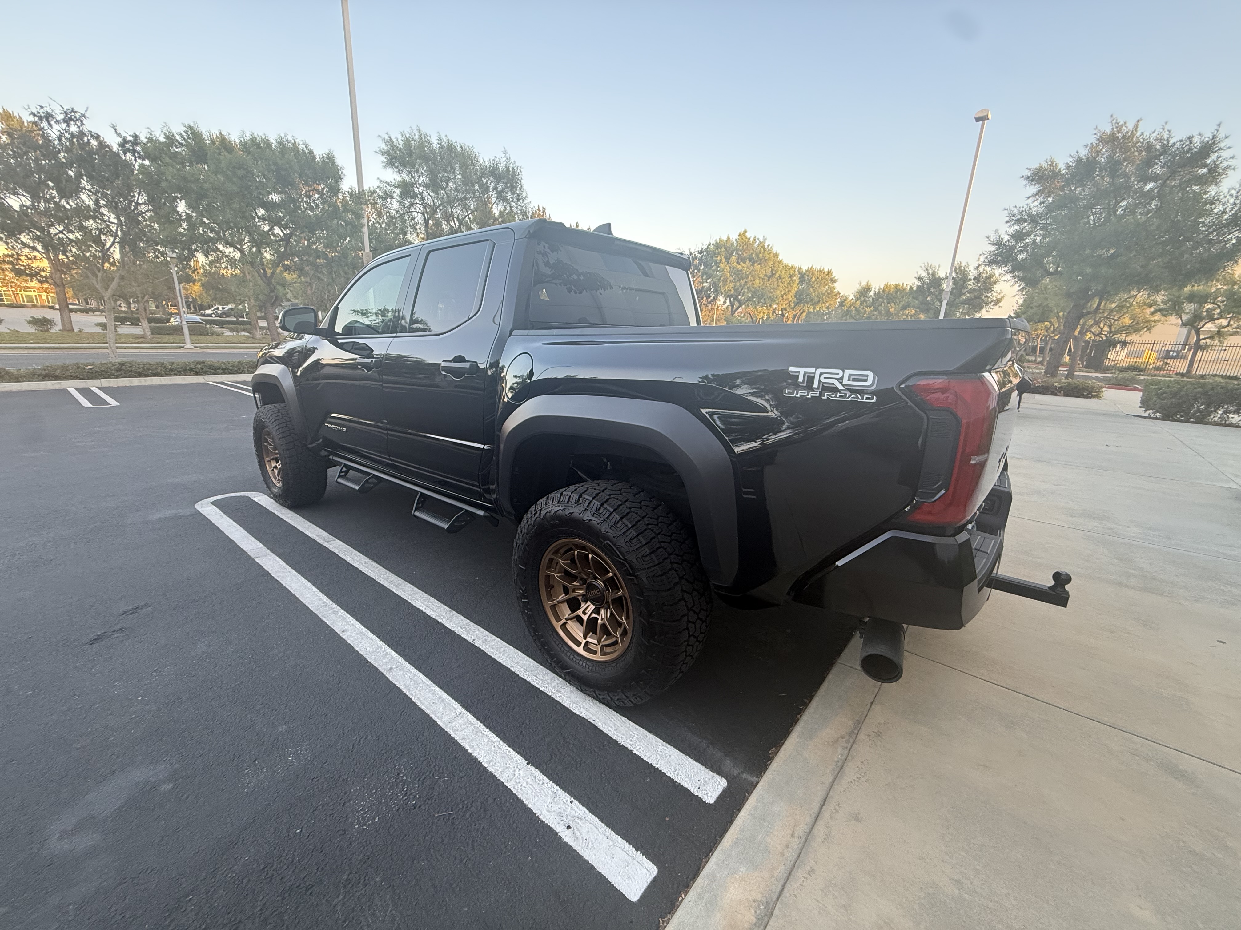 Used 2025 Toyota Tacoma TRD Off-Road AWD/4WD image 9