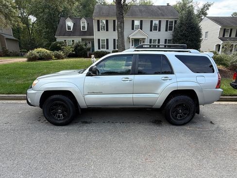 Used 2004 Toyota 4Runner Sport image 1