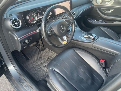 Used 2018 Mercedes-Benz E 300 4MATIC image 11
