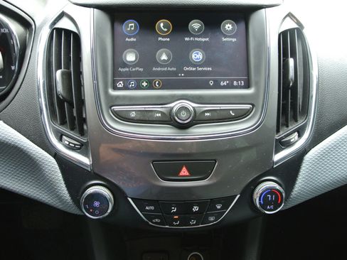 Used 2019 Chevrolet Cruze LT image 20