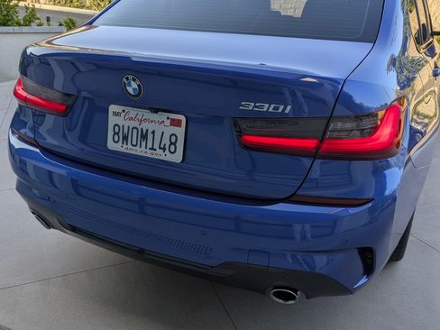 Used 2021 BMW 330i Sedan w/ M Sport Package image 5