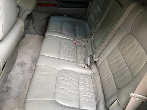 Used 2004 Lexus LX 470 4WD image 13