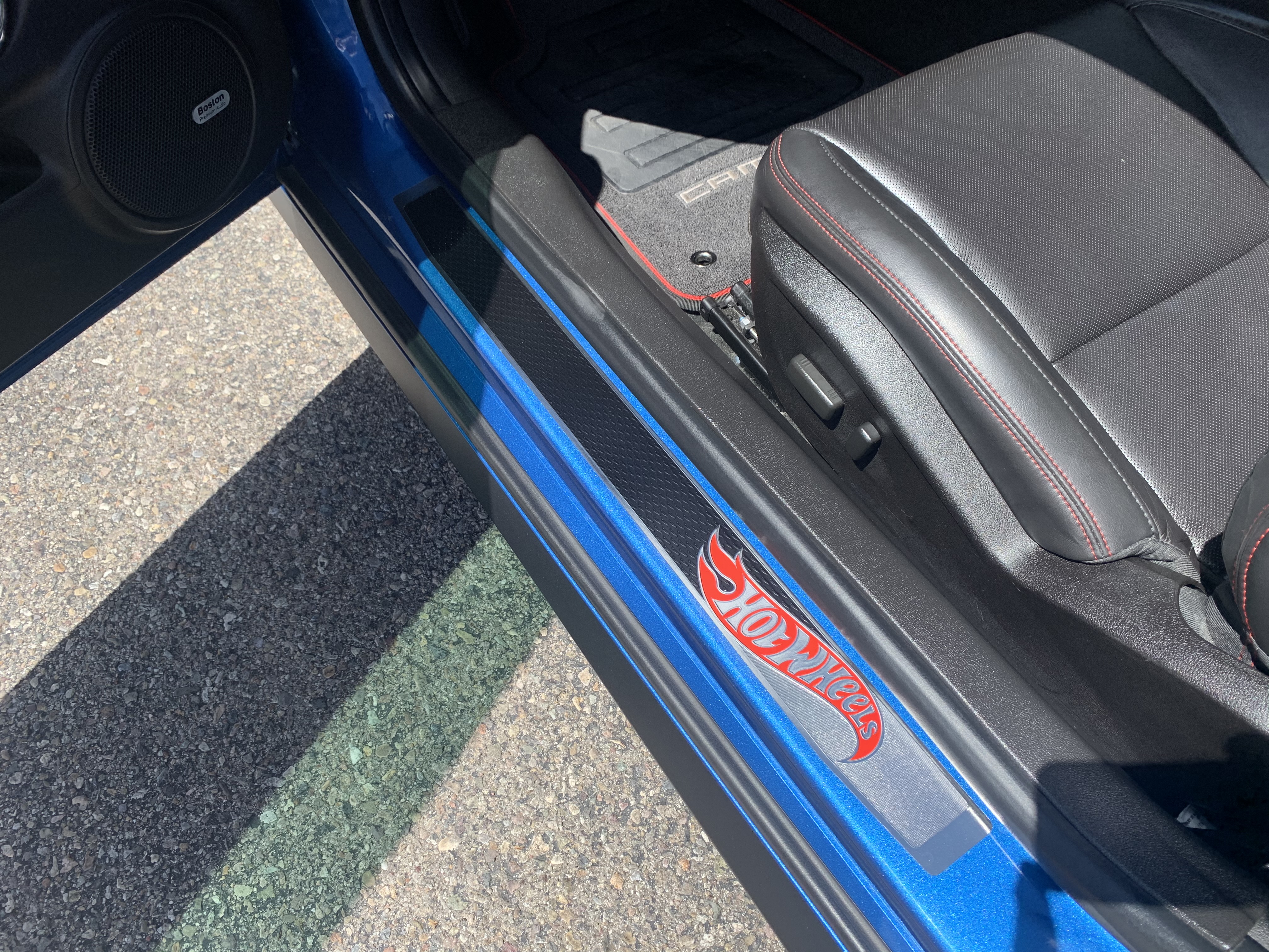 Used 2013 Chevrolet Camaro SS w/ Hot Wheels Special Edition RWD image 11