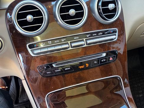 Used 2017 Mercedes-Benz GLC 300 4MATIC image 12