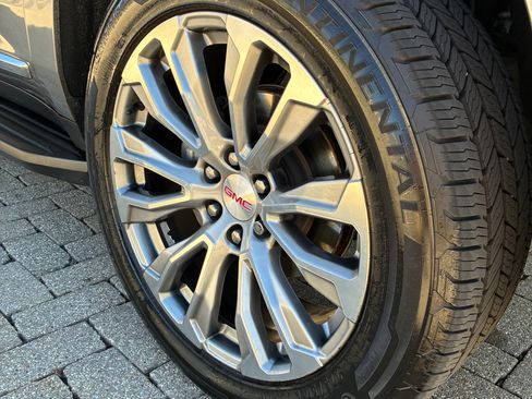 Used 2022 GMC Yukon XL Denali w/ Advanced Technology Package image 19