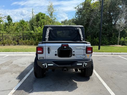 Used 2020 Jeep Wrangler Unlimited Sport image 6