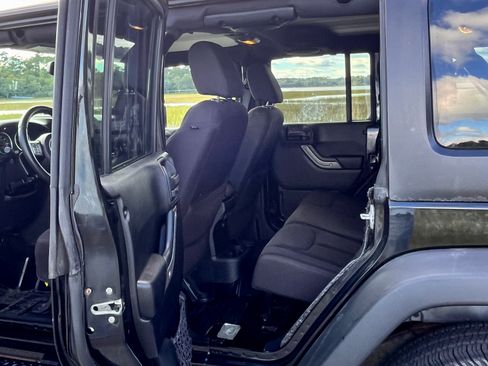 Used 2013 Jeep Wrangler Unlimited Sport image 8