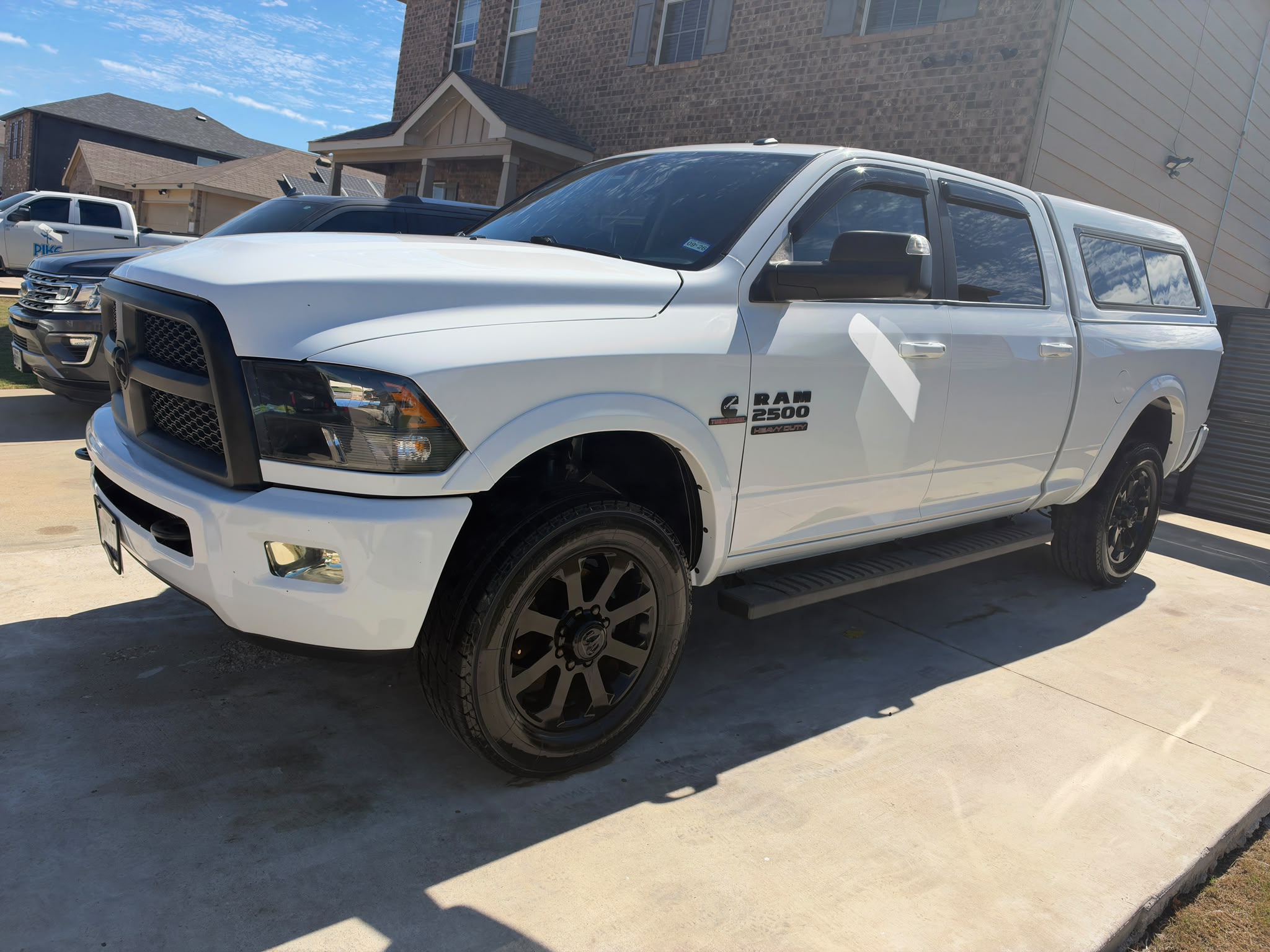 Used 2017 RAM 2500 SLT AWD/4WD image 2