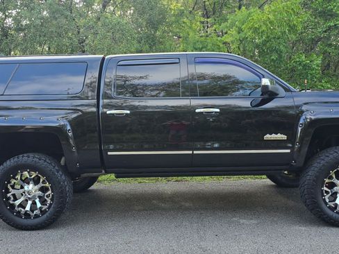 Used 2014 Chevrolet Silverado 1500 High Country w/ High Country Premium Package AWD/4WD image 2