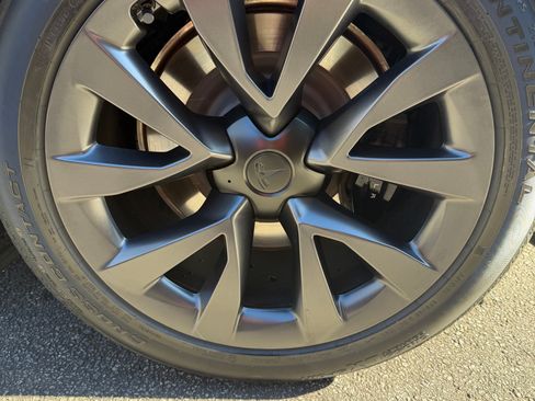 Used 2024 Tesla Model X image 15