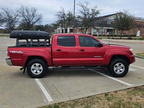 Used 2015 Toyota Tacoma 4x4 Double Cab w/ TRD Off-Road Package image 2