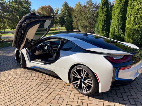 Used 2016 BMW i8 image 15