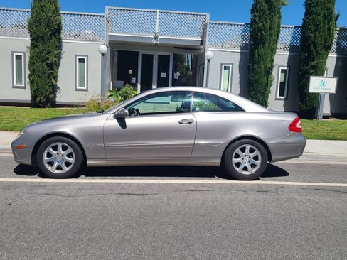 Used 2004 Mercedes-Benz CLK 320 Coupe image 2