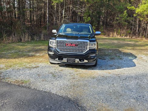 Used 2017 GMC Sierra 1500 Denali image 4