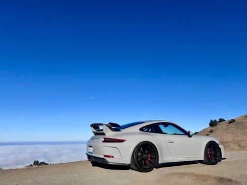 Used 2018 Porsche 911 GT3 RWD image 13