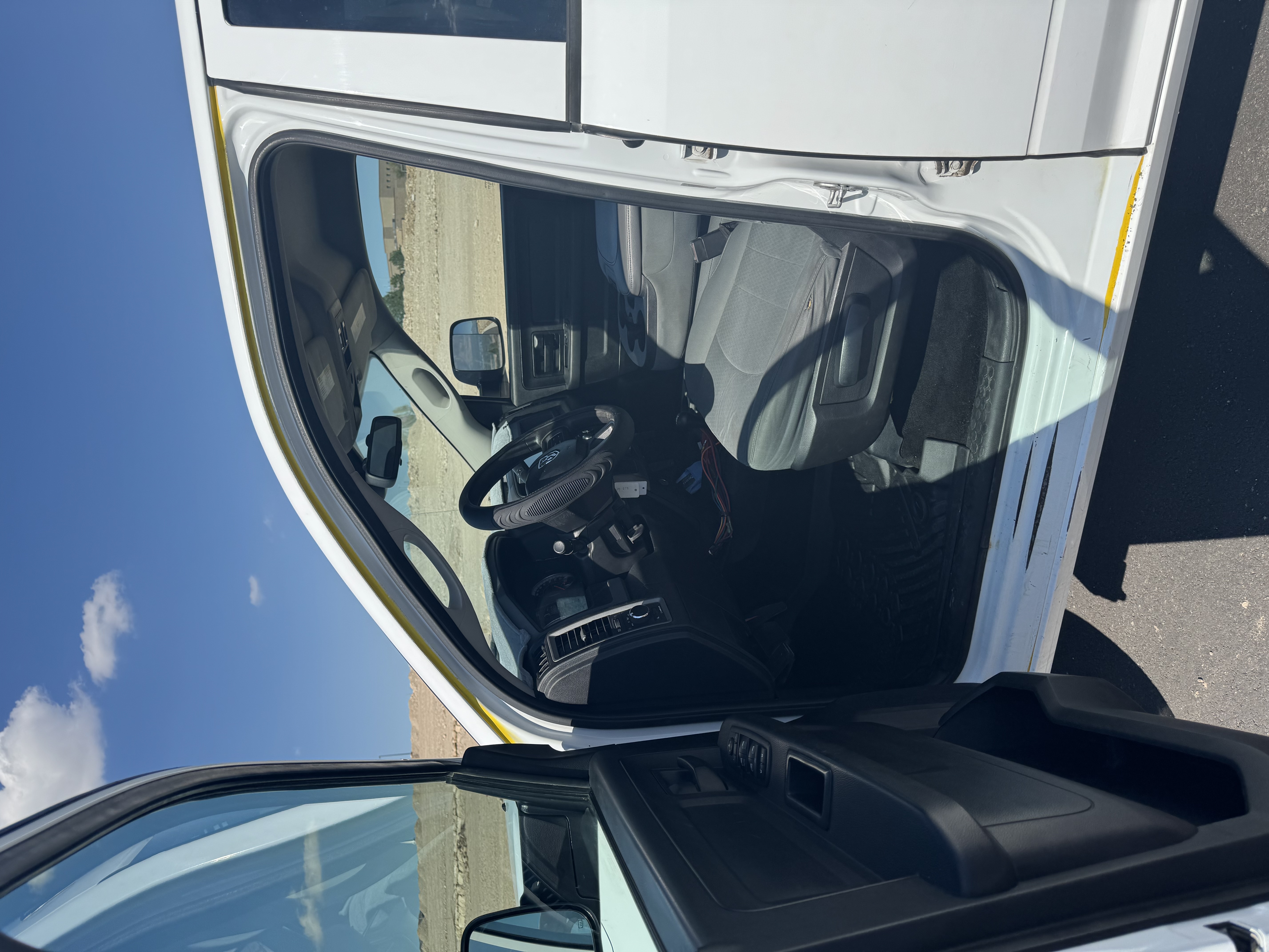 Used 2016 RAM 2500 Tradesman w/ Chrome Appearance Group AWD/4WD image 6