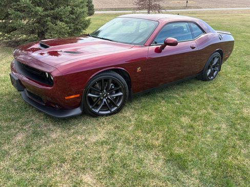 Used 2019 Dodge Challenger R/T Scat Pack w/ Driver Convenience Group image 2
