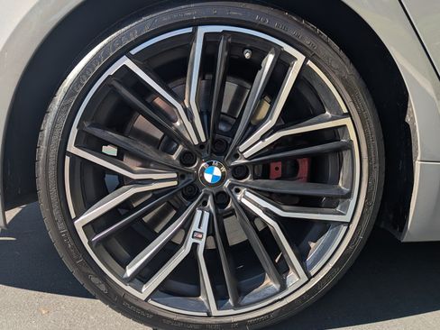 Used 2021 BMW M550i xDrive w/ Premium Package image 6