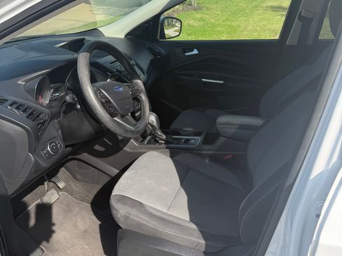 Used 2018 Ford Escape SE image 12