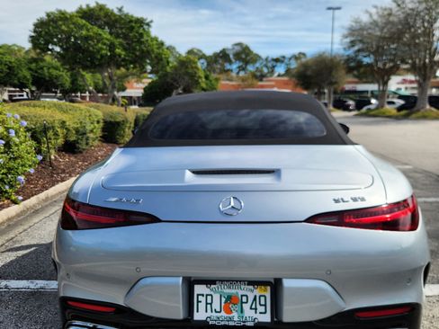 Used 2022 Mercedes-Benz SL 55 AMG 4MATIC w/ Driver Assistance Package image 4