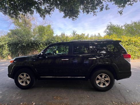 Used 2010 Toyota 4Runner SR5 image 8