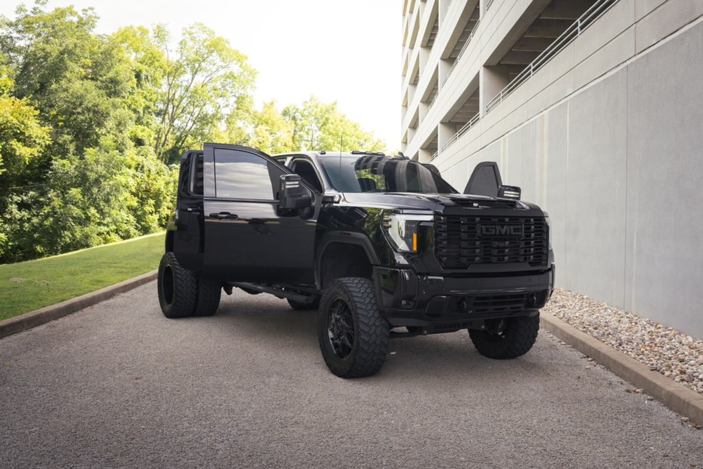 Used 2024 GMC Sierra 3500 Denali w/ Technology Package AWD/4WD image 8