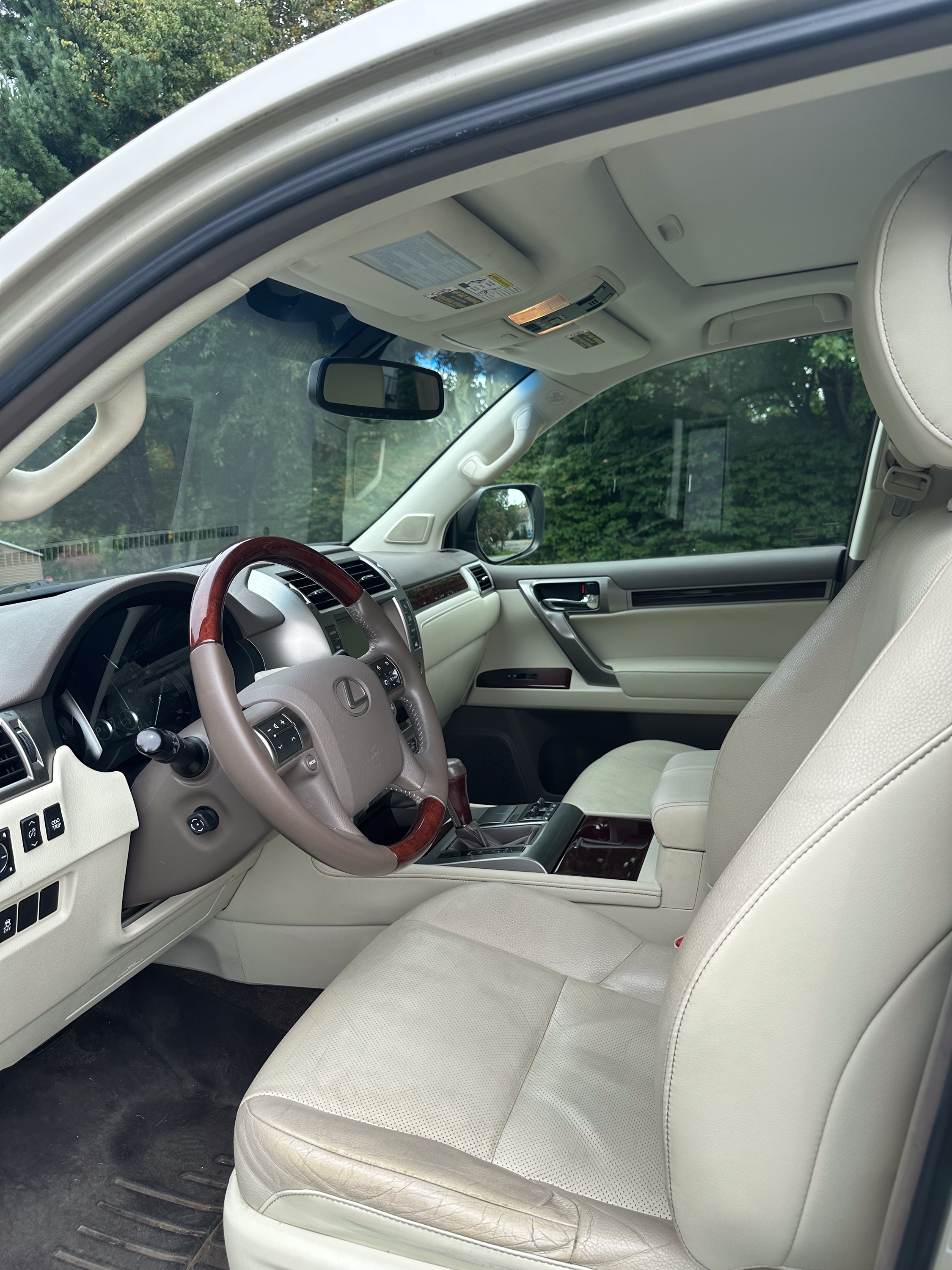 Used 2015 Lexus GX 460 w/ Premium Package AWD/4WD image 13