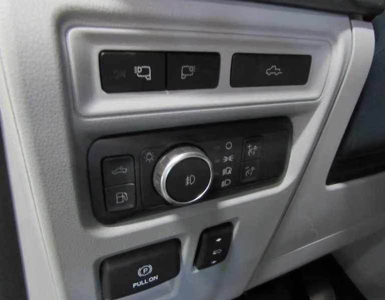Used 2023 Ford F150 Limited AWD/4WD image 29