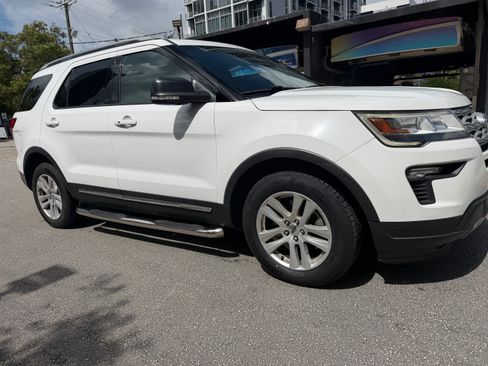 Used 2019 Ford Explorer XLT w/ Equipment Group 201A AWD/4WD image 2