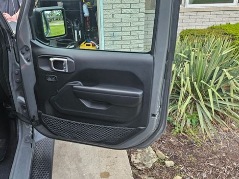 Used 2018 Jeep Wrangler Unlimited Sport S AWD/4WD image 11