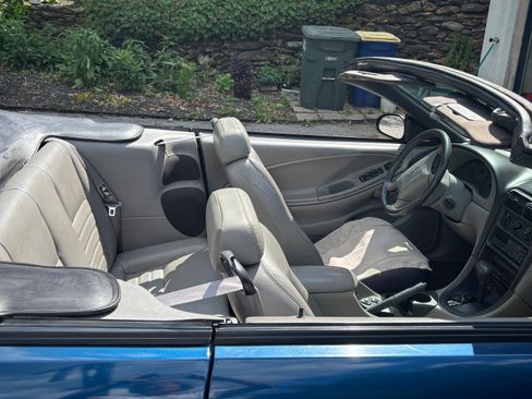 Used 2000 Ford Mustang GT RWD image 11