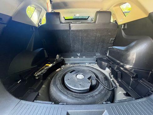 Used 2011 Nissan Rogue SV w/ SL Pkg image 16